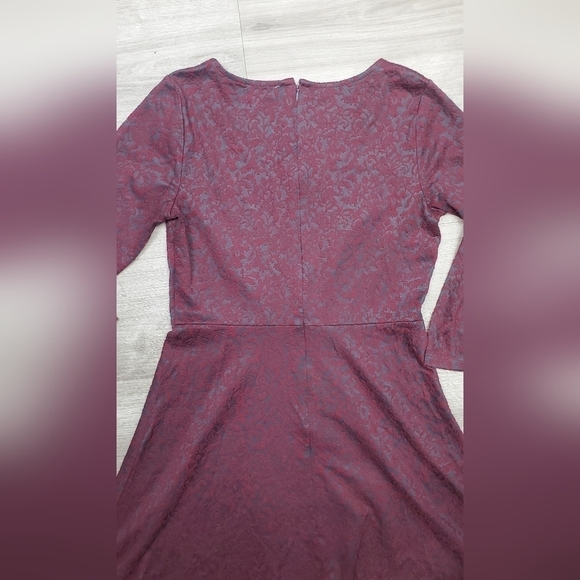 Undle Only: Loft Raised Floral Embroidered Fit & Flare Dress Size 8 - Picture 6 of 9